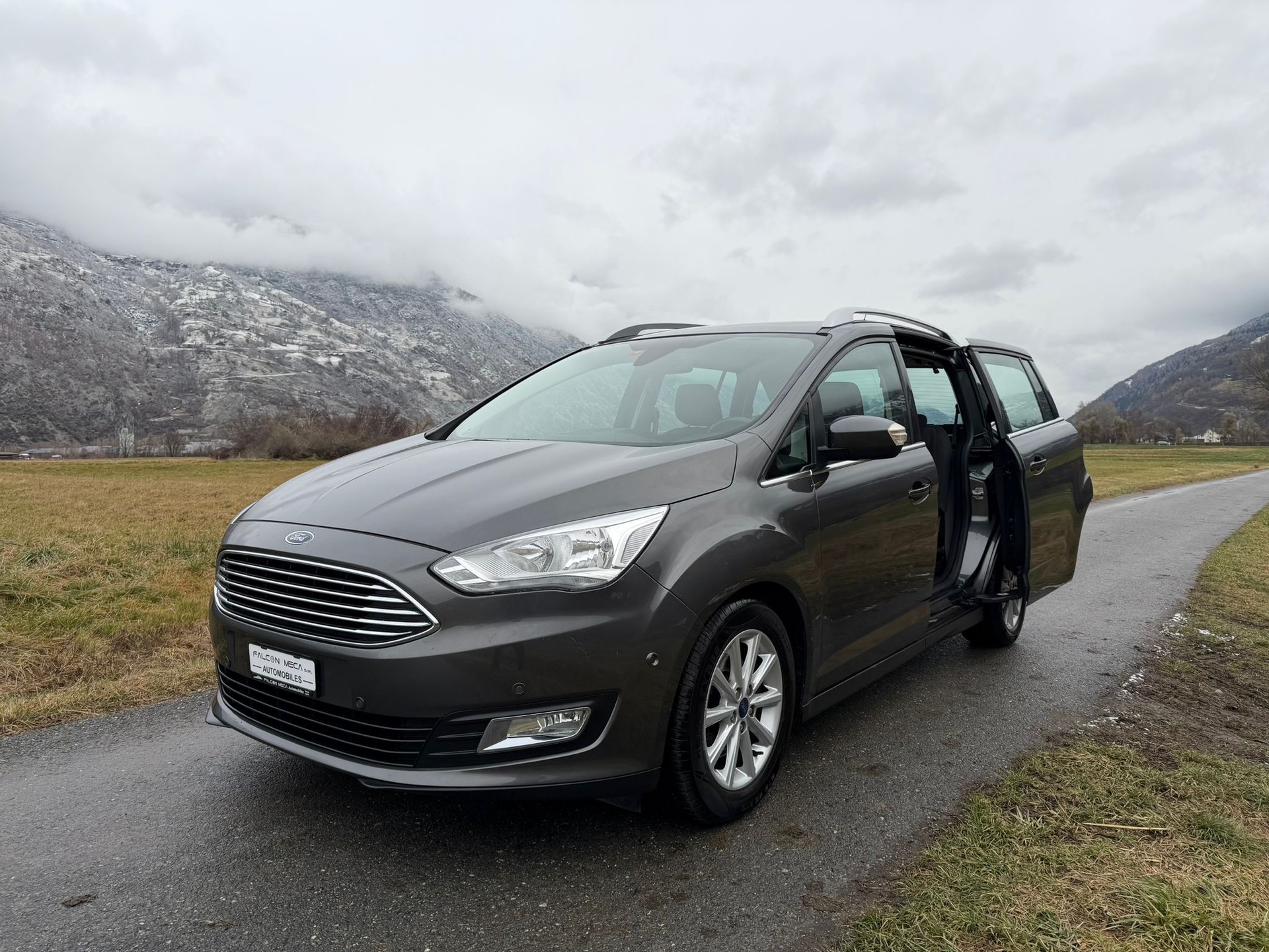 FORD GrC-Max 1.5 SCTi Titanium X 7 places-image-2