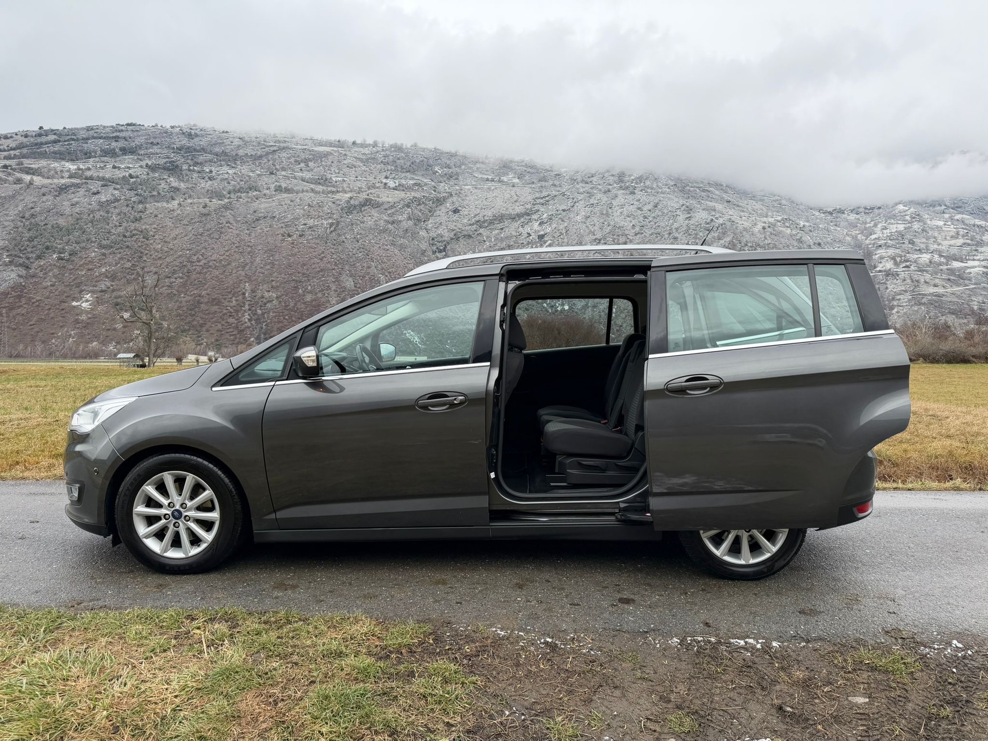 FORD GrC-Max 1.5 SCTi Titanium X 7 places-image-3