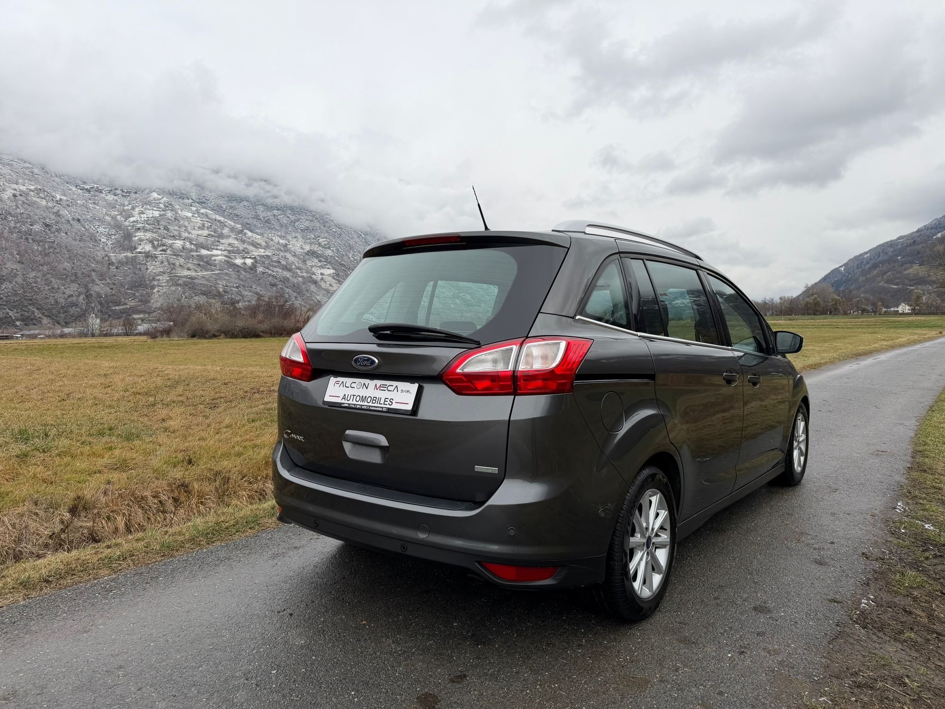 FORD GrC-Max 1.5 SCTi Titanium X 7 places-image-7