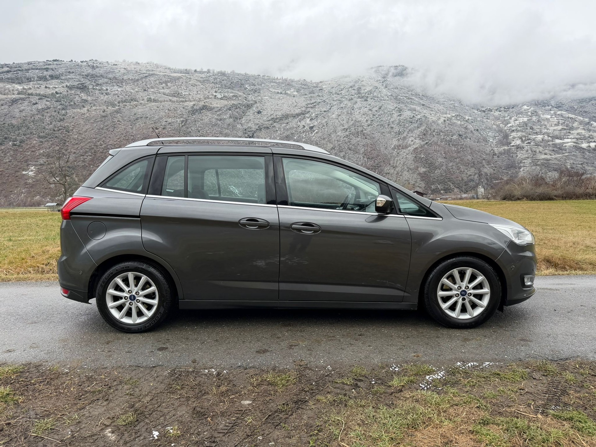 FORD GrC-Max 1.5 SCTi Titanium X 7 places-image-4