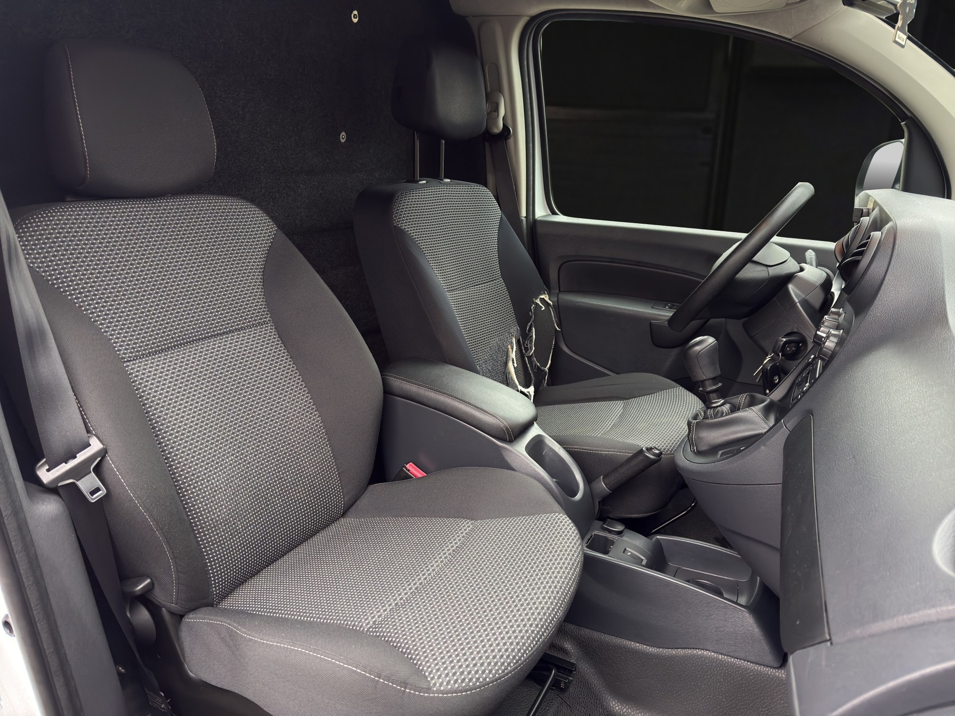 MERCEDES-BENZ Citan 111 CDI EL Mixto Euro 5-image-9