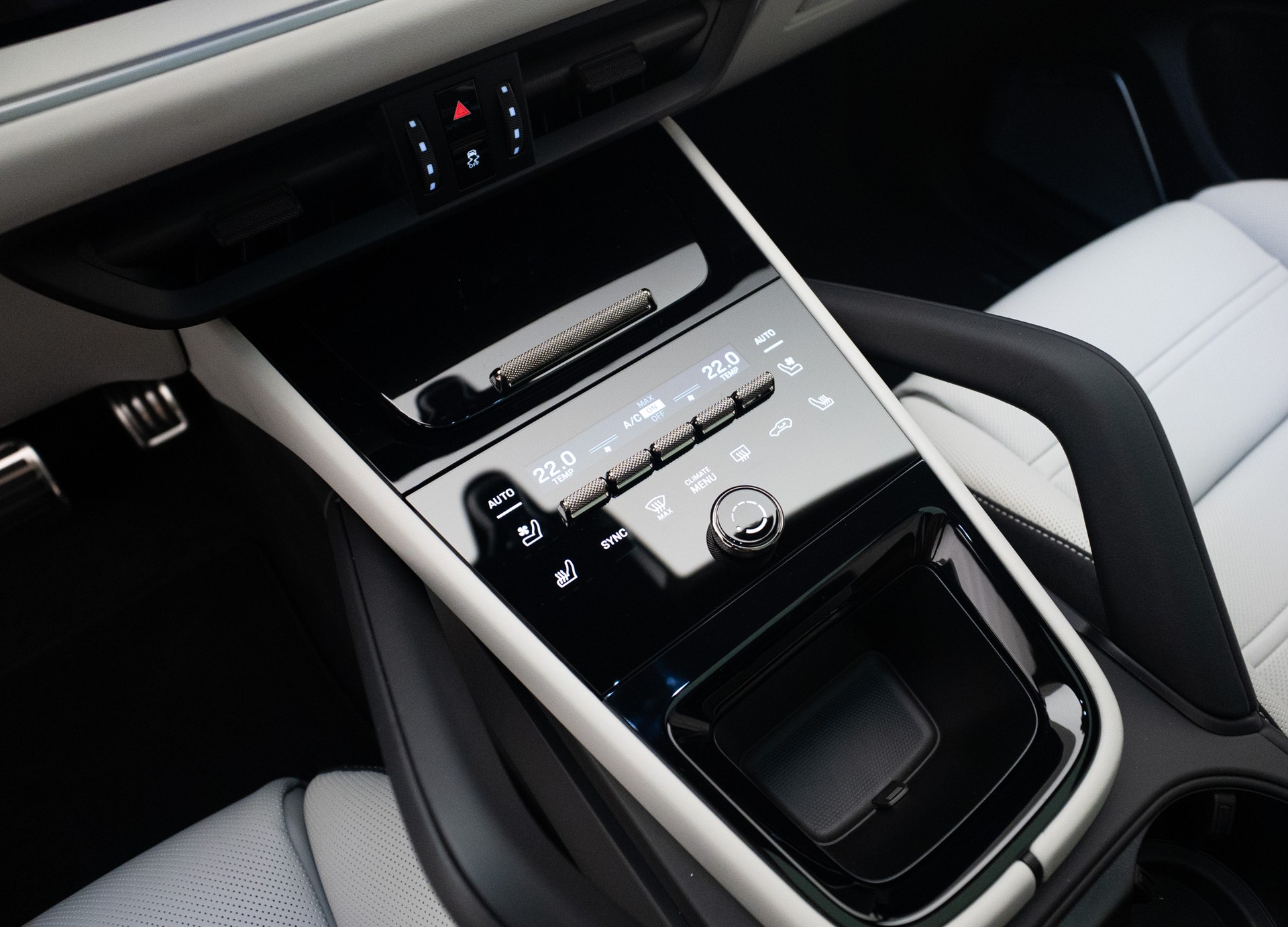 PORSCHE Cayenne Coupé Turbo E-Hybrid Tiptronic / PTS-image-13