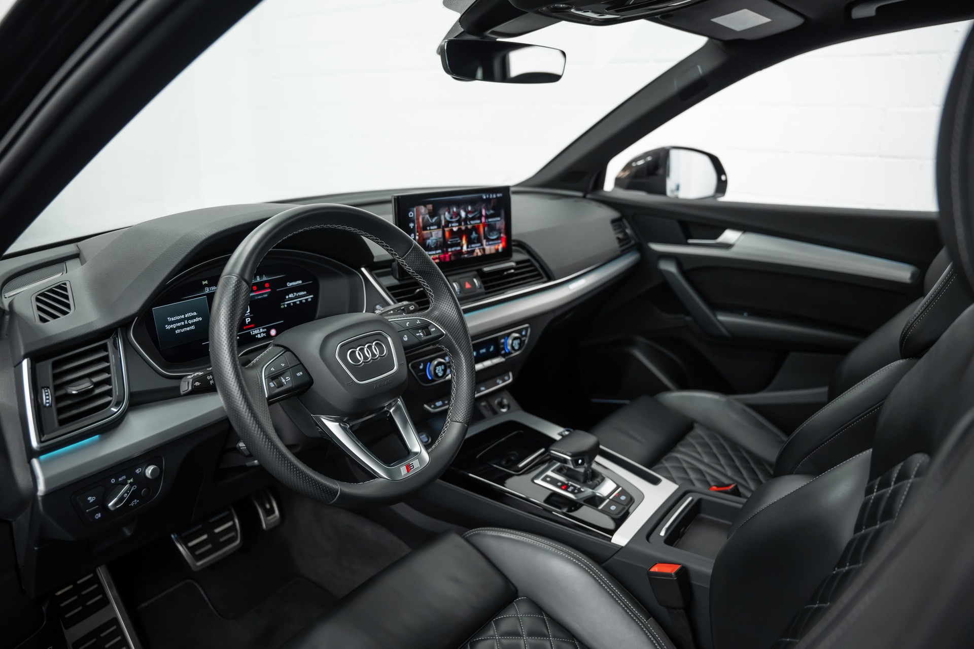 AUDI Q5 40 TDI S LINE Black Edition quattro S-tronic-image-9
