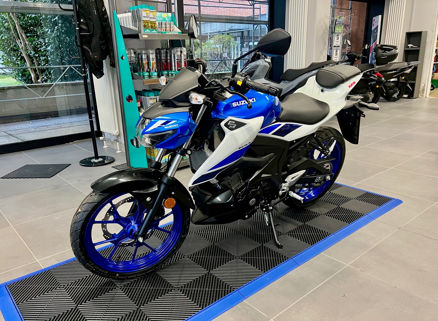 SUZUKI GSX-S 125-image-2