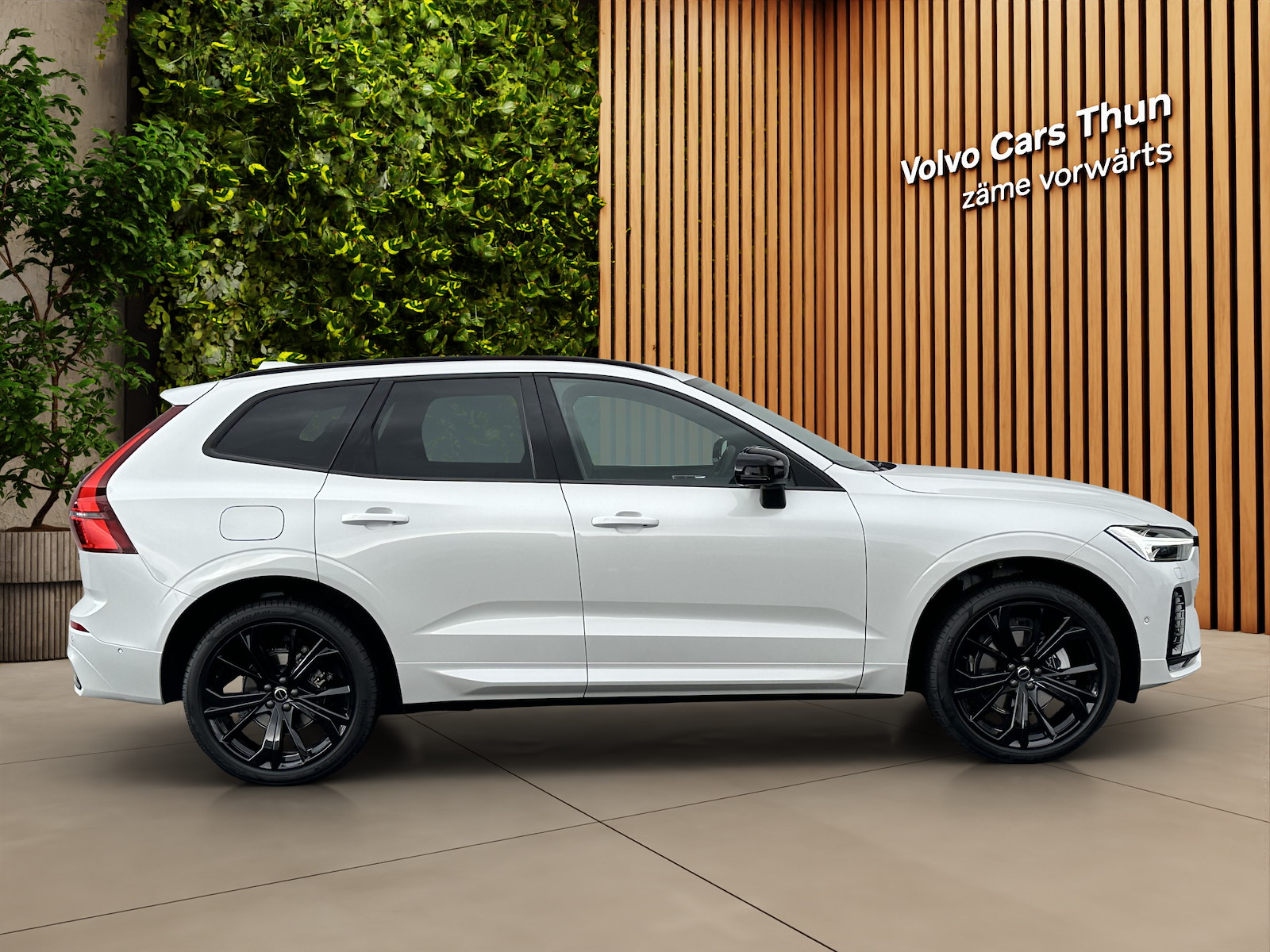 VOLVO XC60 2.0 B5 MH Black Edition AWD-image-3