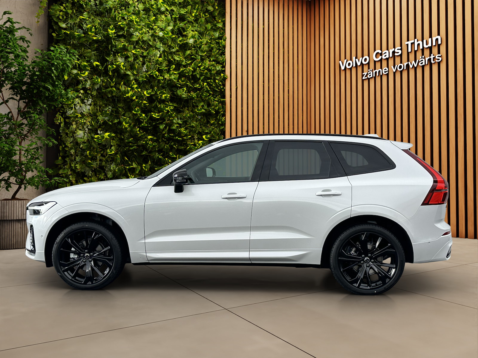 VOLVO XC60 2.0 B5 MH Black Edition AWD-image-4