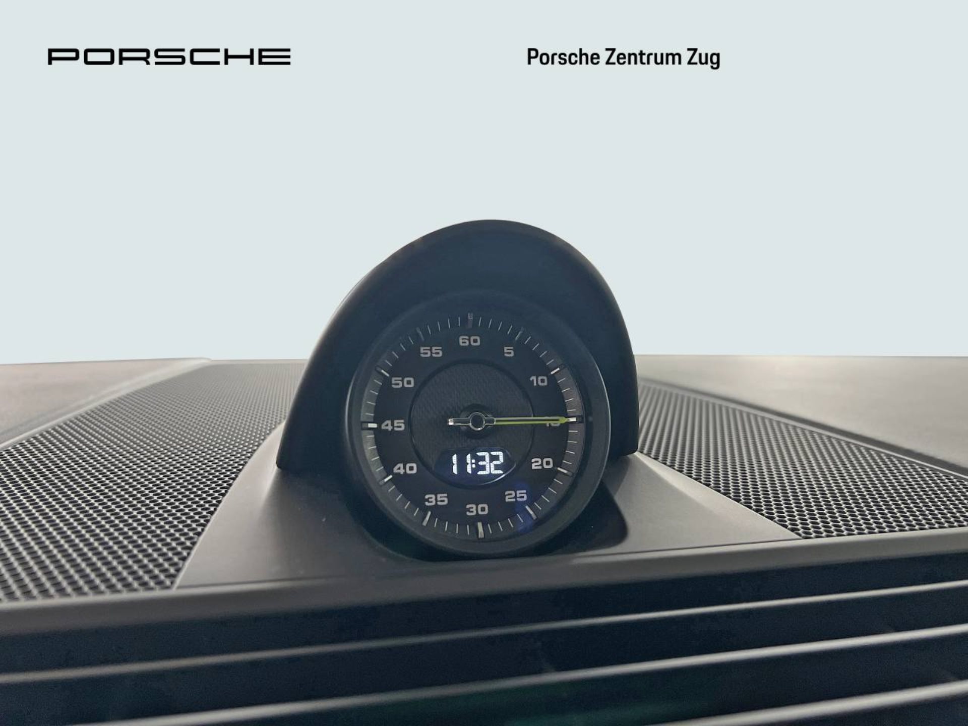 PORSCHE Panamera 4 E-Hybrid Sport Turismo-image-26