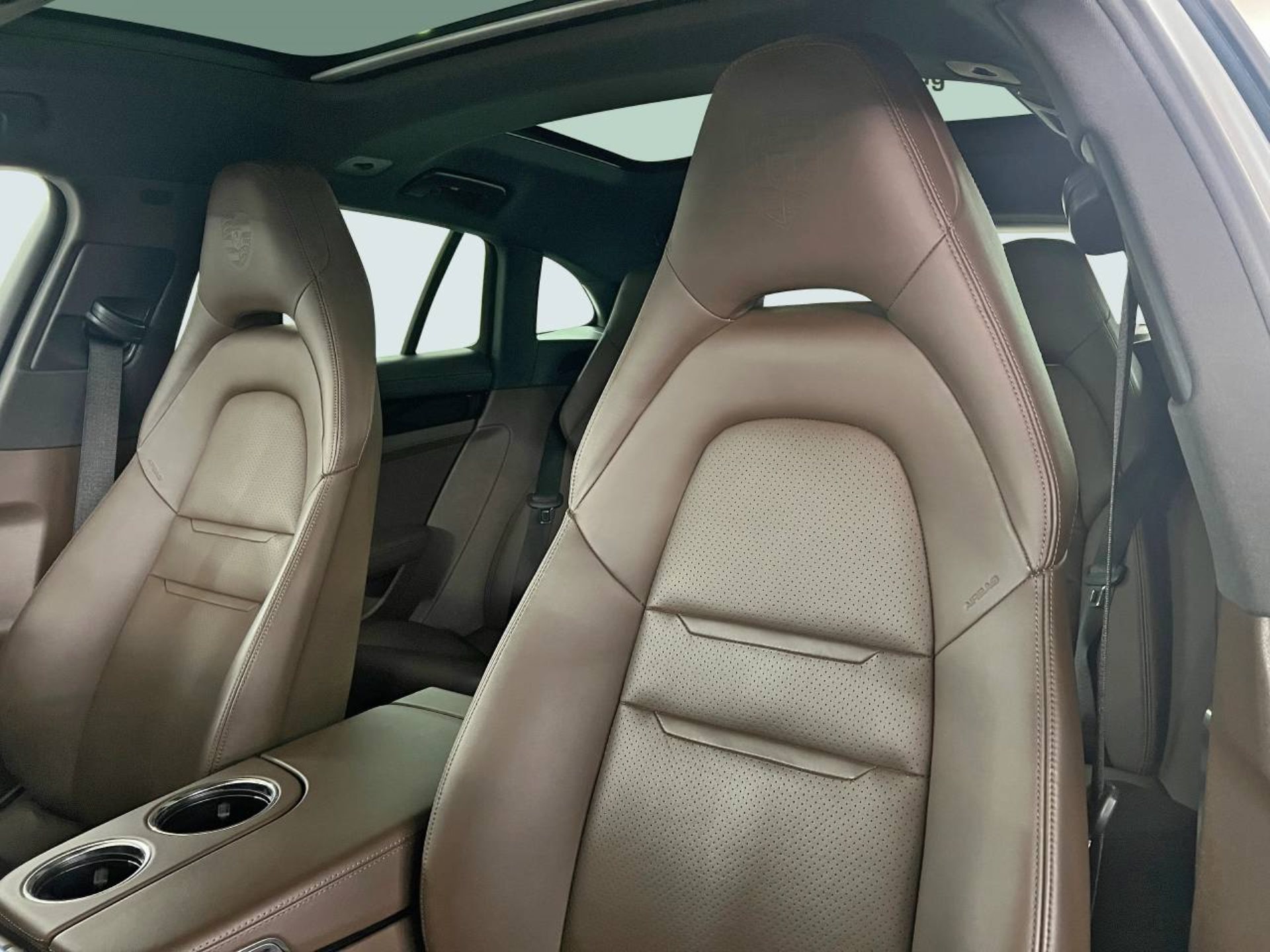 PORSCHE Panamera 4 E-Hybrid Sport Turismo-image-4