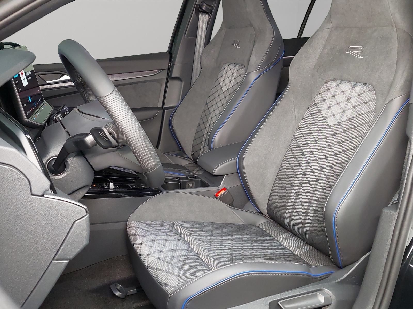VW Golf 1.5 e TSI mHEV R-Line DSG-image-5