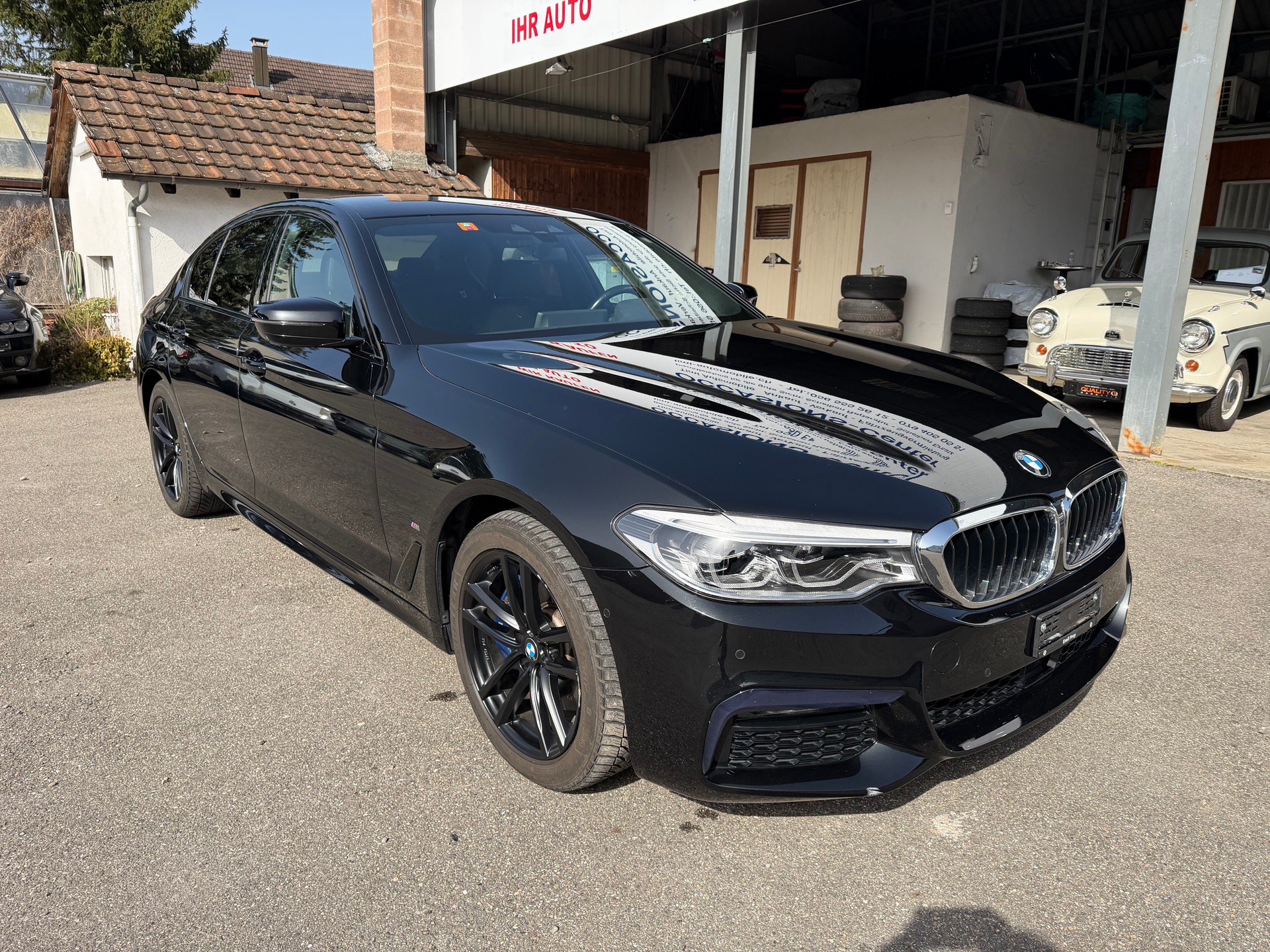 BMW 530e xDrive Pure M Sport Edition Steptronic-image-1