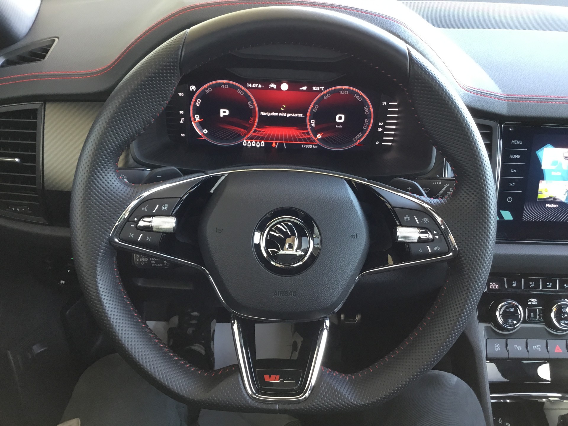 SKODA Kodiaq 2.0 TSI 4x4 RS 7 Places-image-8