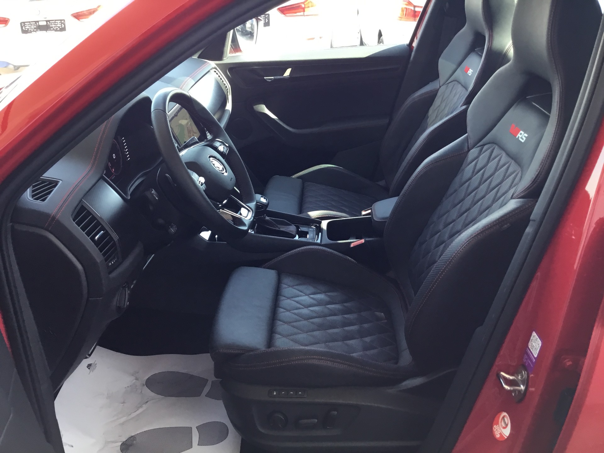 SKODA Kodiaq 2.0 TSI 4x4 RS 7 Places-image-12