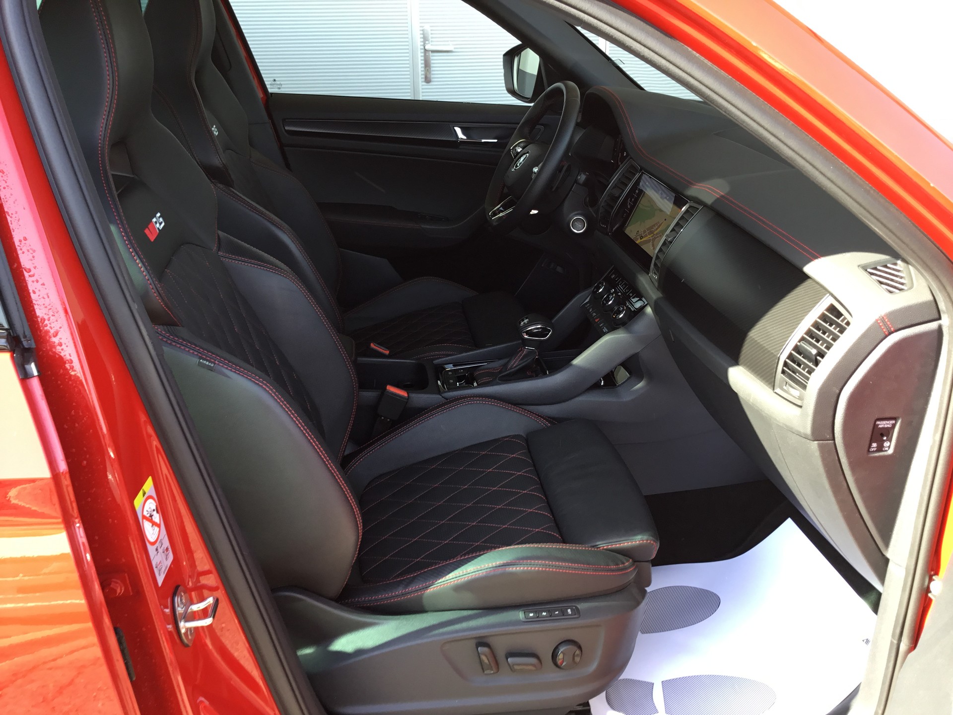 SKODA Kodiaq 2.0 TSI 4x4 RS 7 Places-image-13