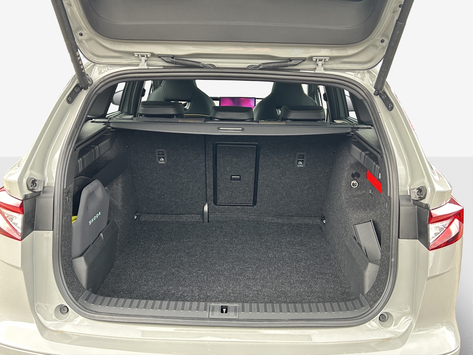 SKODA Enyaq 4x4 RS-image-12
