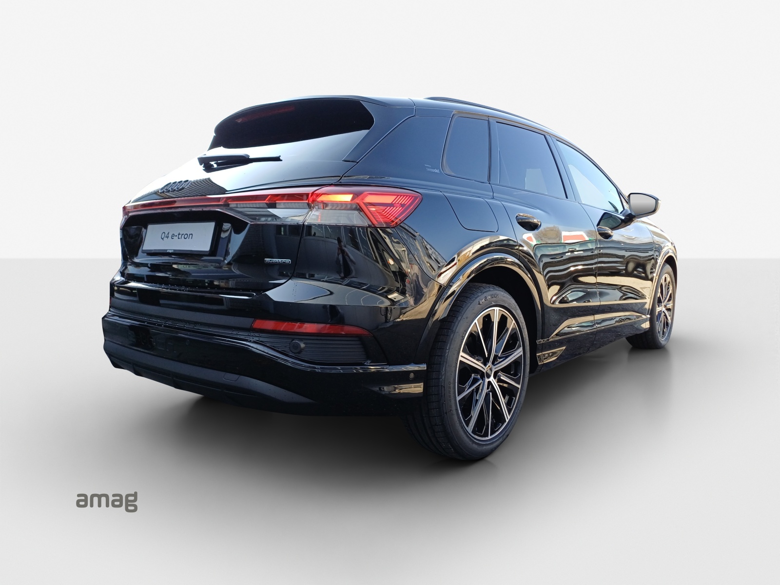 AUDI Q4 e-tron 45 Edition Swiss Ski quattro-image-4