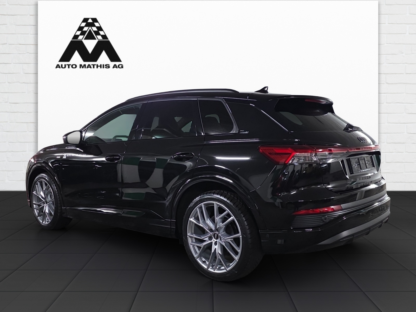 AUDI Q4 e-tron 45 Edition Swiss Ski quattro-image-3