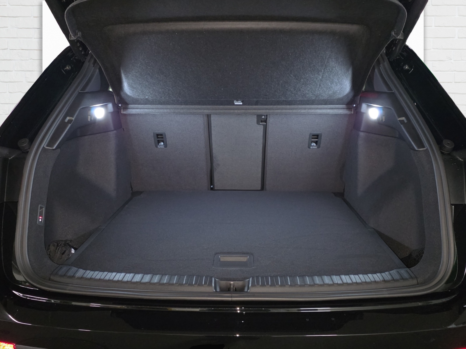 AUDI Q4 e-tron 45 Edition Swiss Ski quattro-image-8