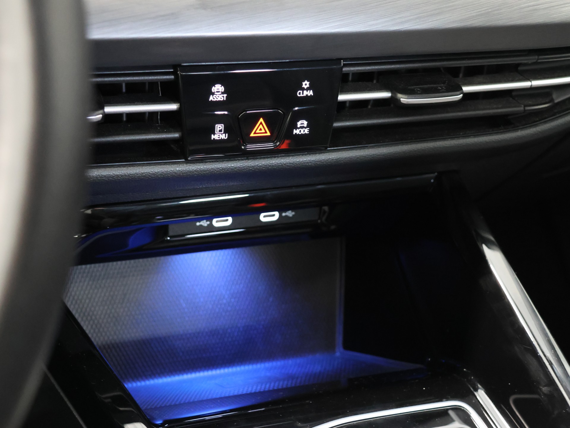 VW Golf 1.5 eTSI mHEV ACT Style DSG *Head Up Display* *360 Kamera* *Sehr Sparsam*-image-25