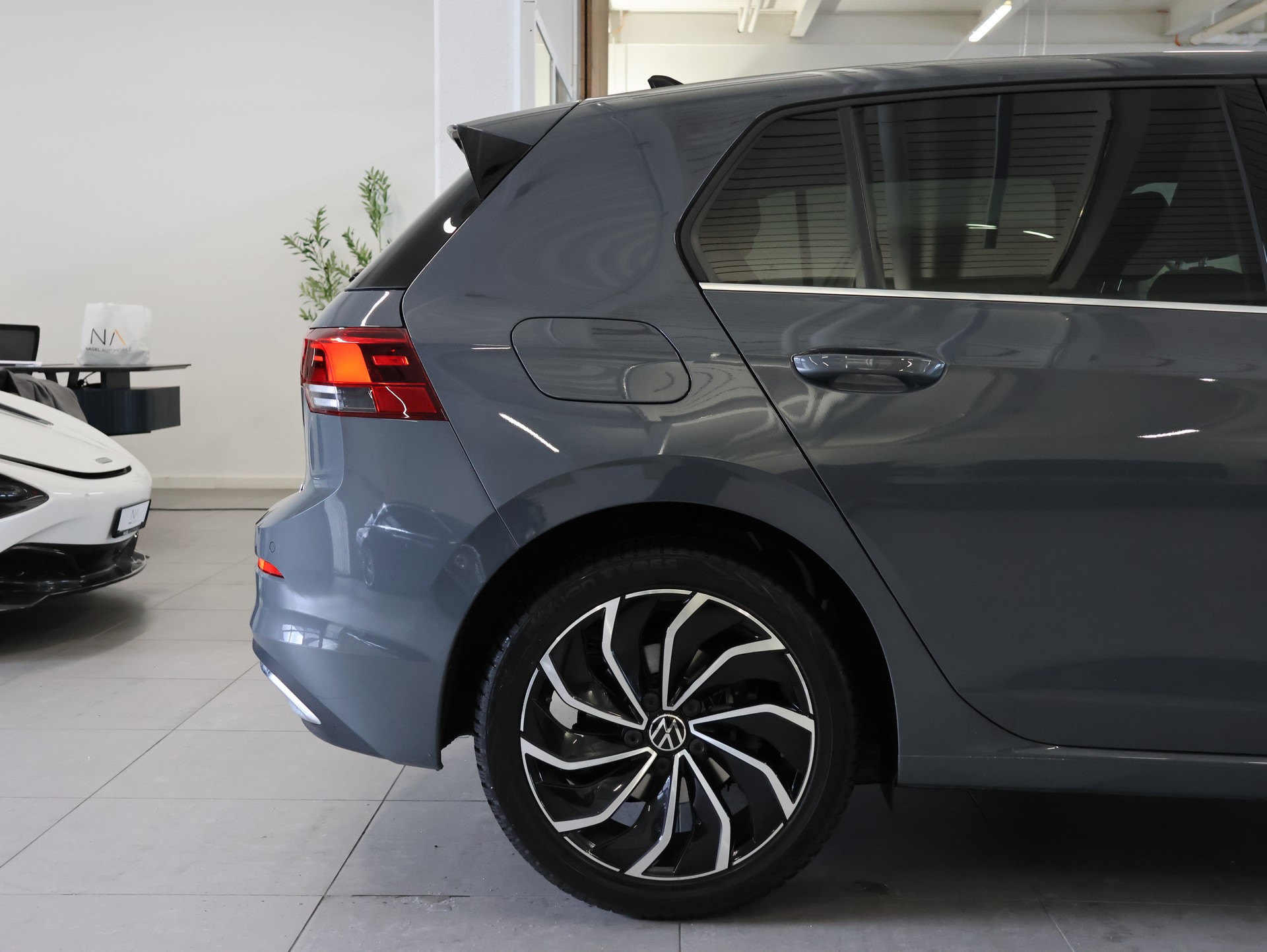 VW Golf 1.5 eTSI mHEV ACT Style DSG *Head Up Display* *360 Kamera* *Sehr Sparsam*-image-11