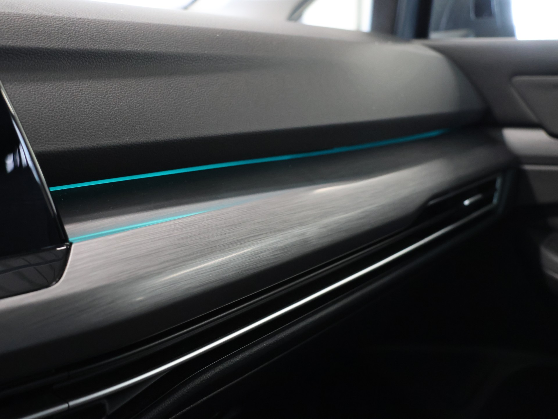 VW Golf 1.5 eTSI mHEV ACT Style DSG *Head Up Display* *360 Kamera* *Sehr Sparsam*-image-27