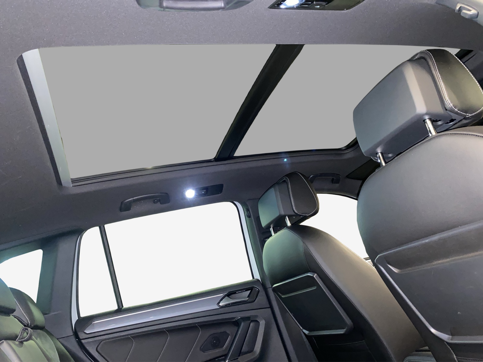 VW Tiguan 2.0TSI Highline 4Motion DSG-image-13