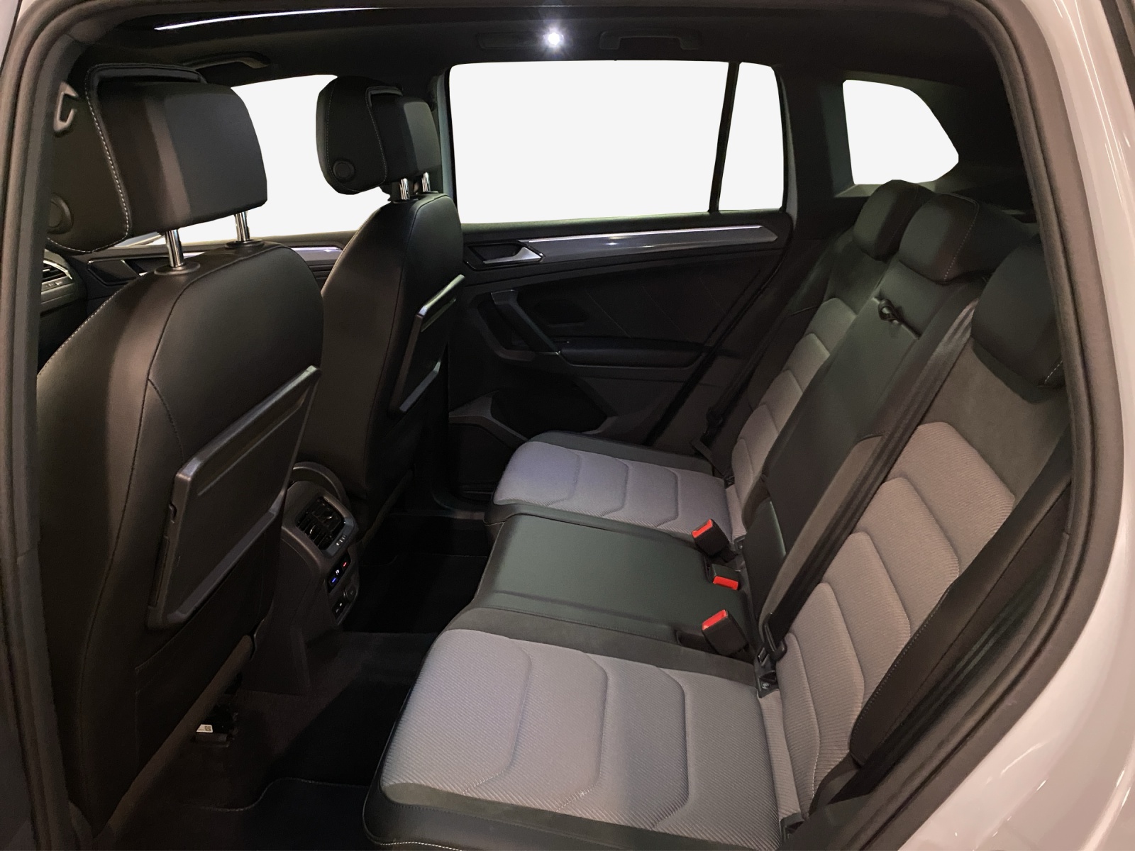 VW Tiguan 2.0TSI Highline 4Motion DSG-image-11