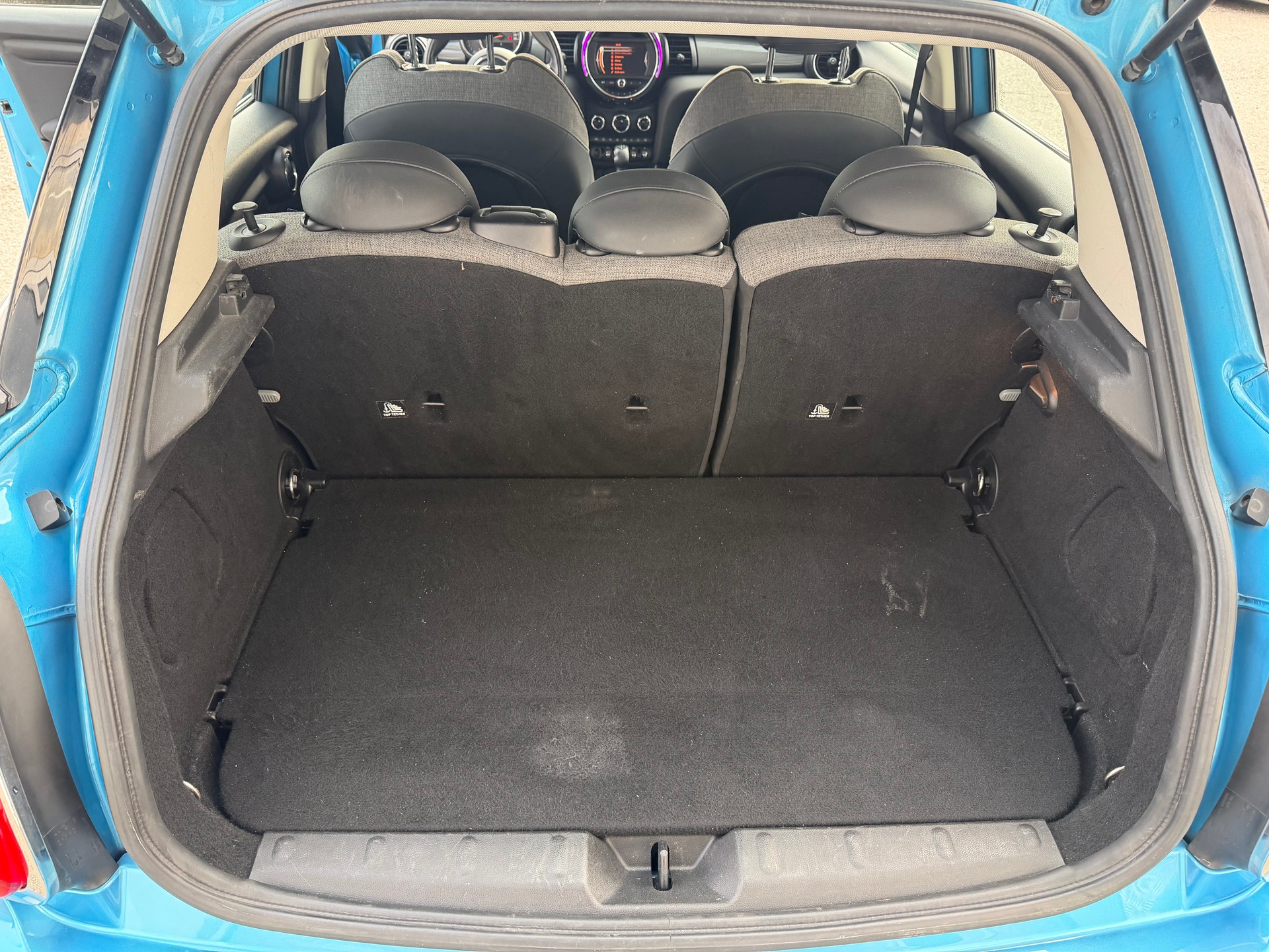 MINI Cooper Steptronic-image-8