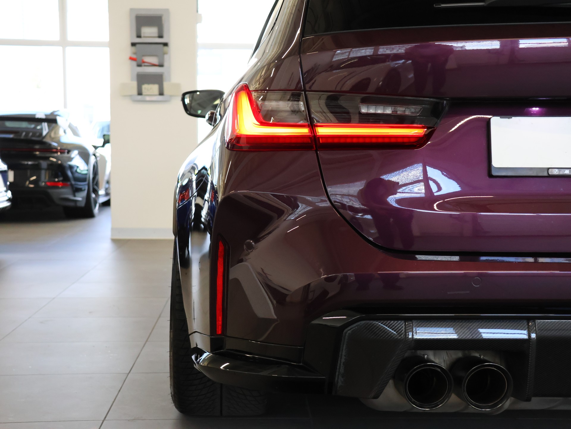 BMW M3 Touring xDrive Competition M *Individual Lackierung* *Carbon Packet* *M Carbon Schalensitze*-image-10