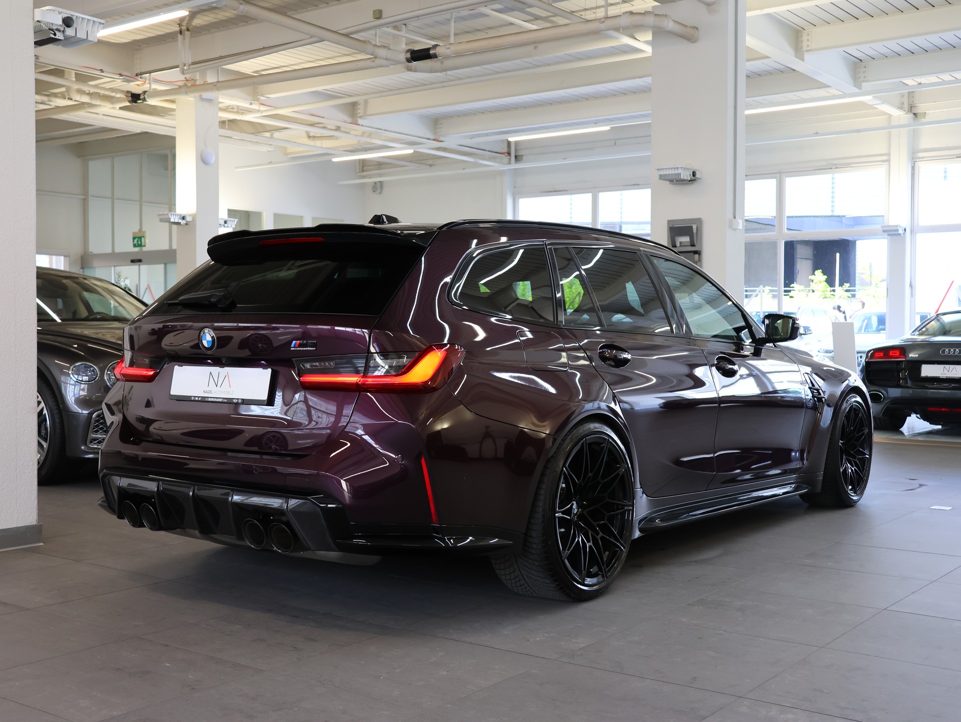 BMW M3 Touring xDrive Competition M *Individual Lackierung* *Carbon Packet* *M Carbon Schalensitze*-image-5