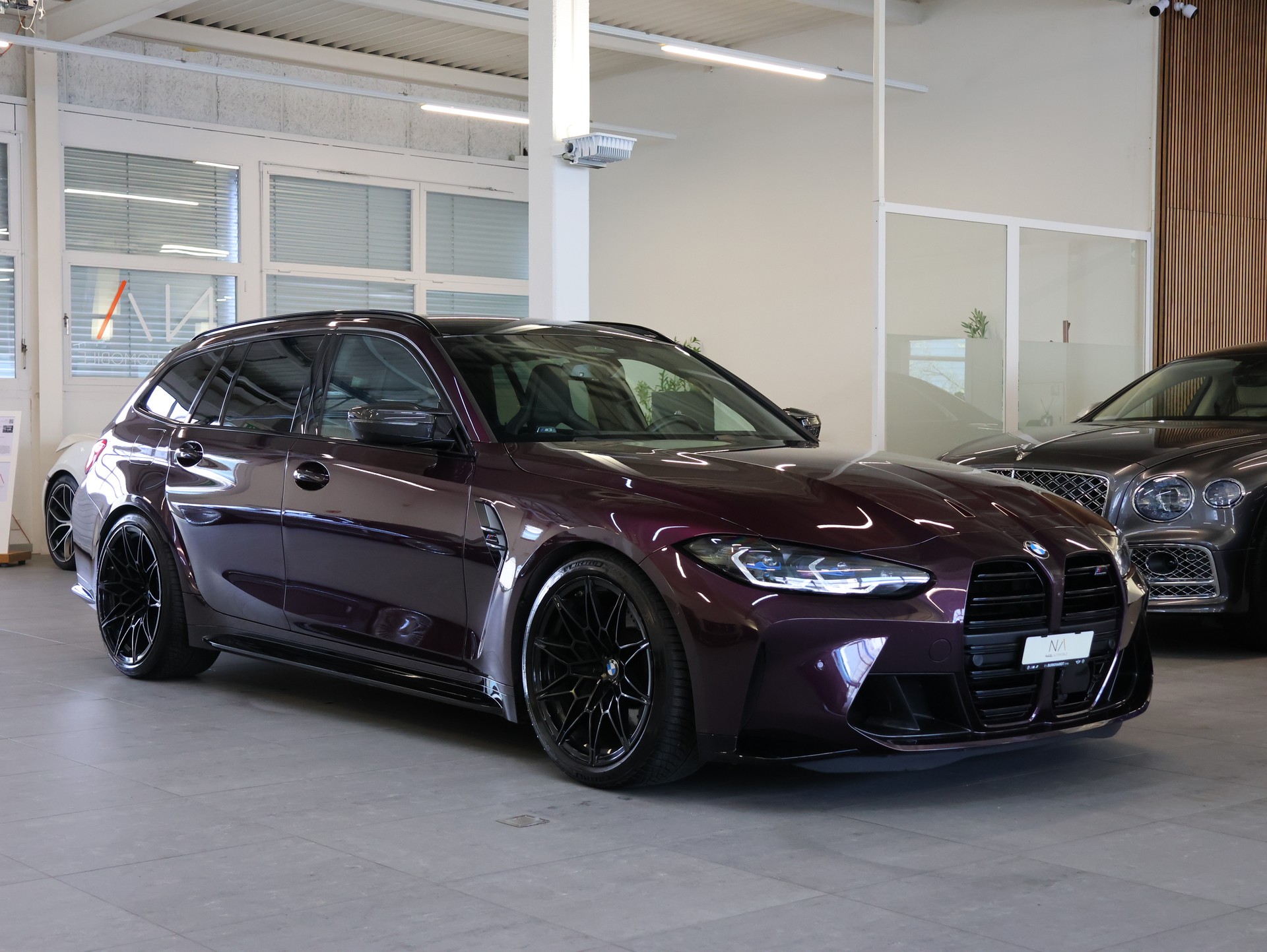 BMW M3 Touring xDrive Competition M *Individual Lackierung* *Carbon Packet* *M Carbon Schalensitze*-image-1