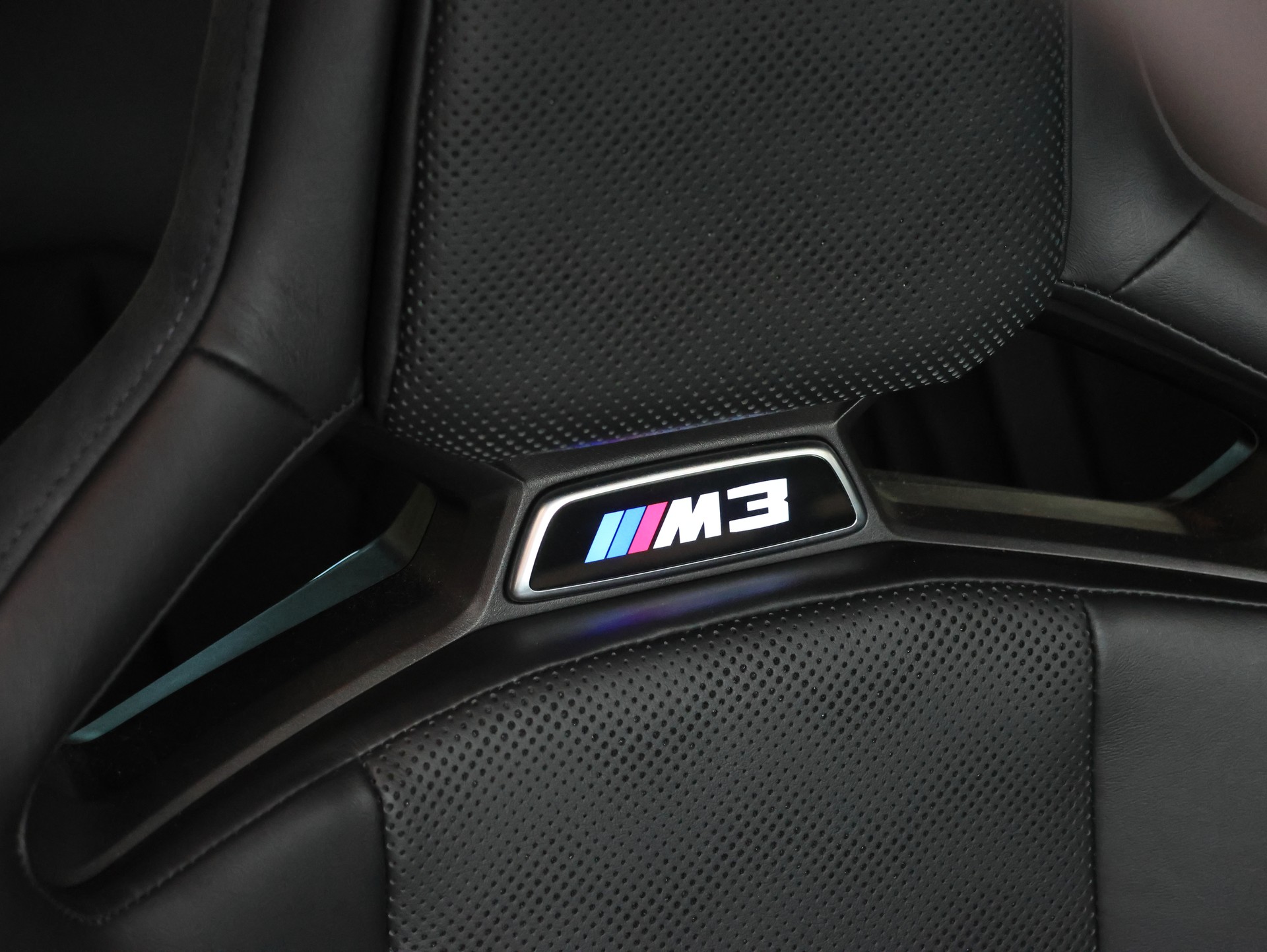 BMW M3 Touring xDrive Competition M *Individual Lackierung* *Carbon Packet* *M Carbon Schalensitze*-image-22