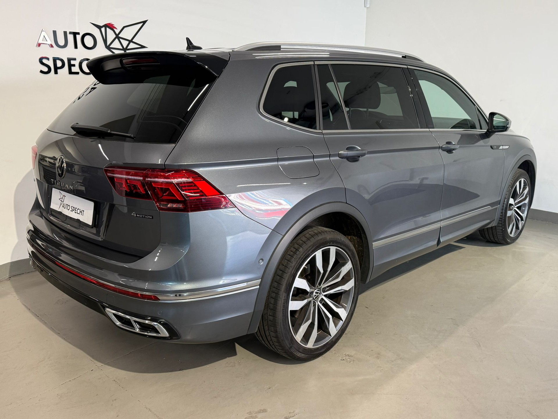 VW Tiguan Allspace 2.0TSI R-Line 4Motion DSG-showroom-element-3