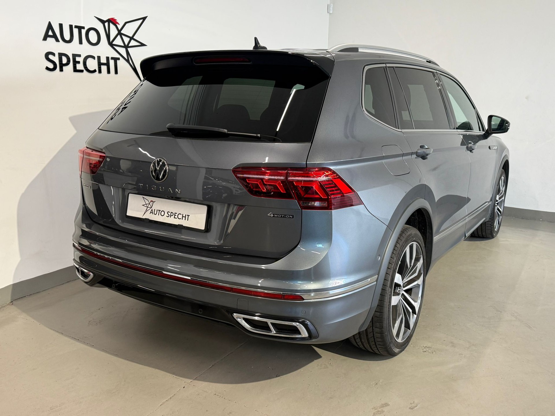 VW Tiguan Allspace 2.0TSI R-Line 4Motion DSG-image-4