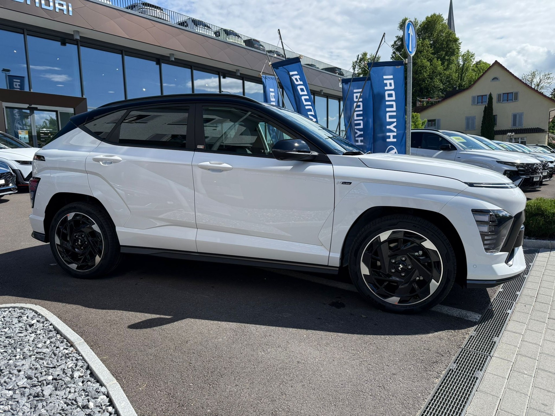 HYUNDAI Kona EV 65.4 kWh N Line-showroom-element-3