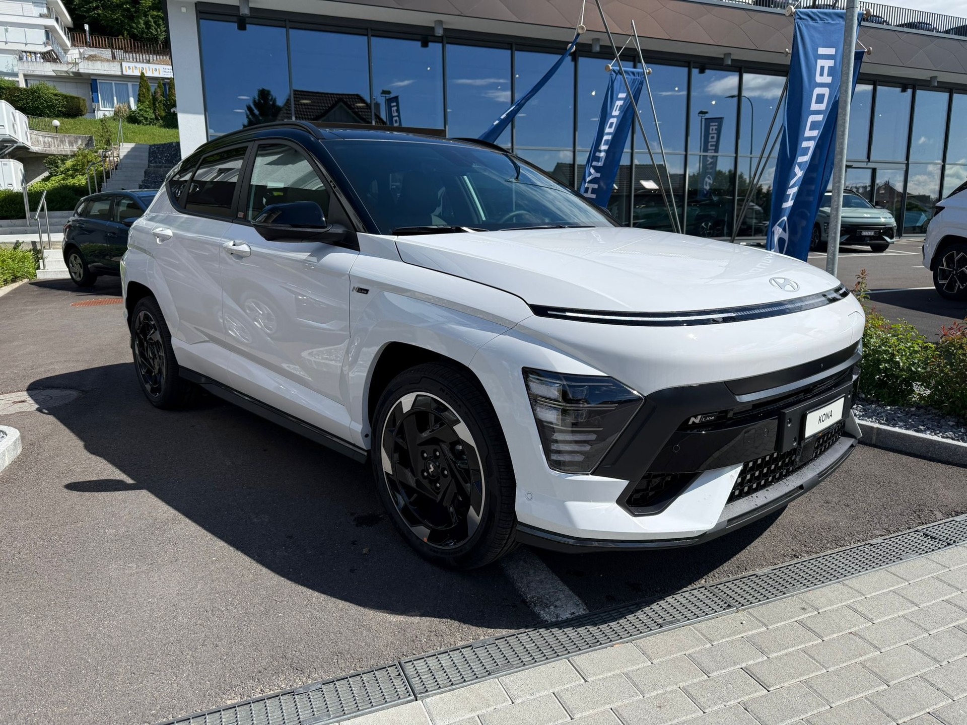 HYUNDAI Kona EV 65.4 kWh N Line-showroom-element-2