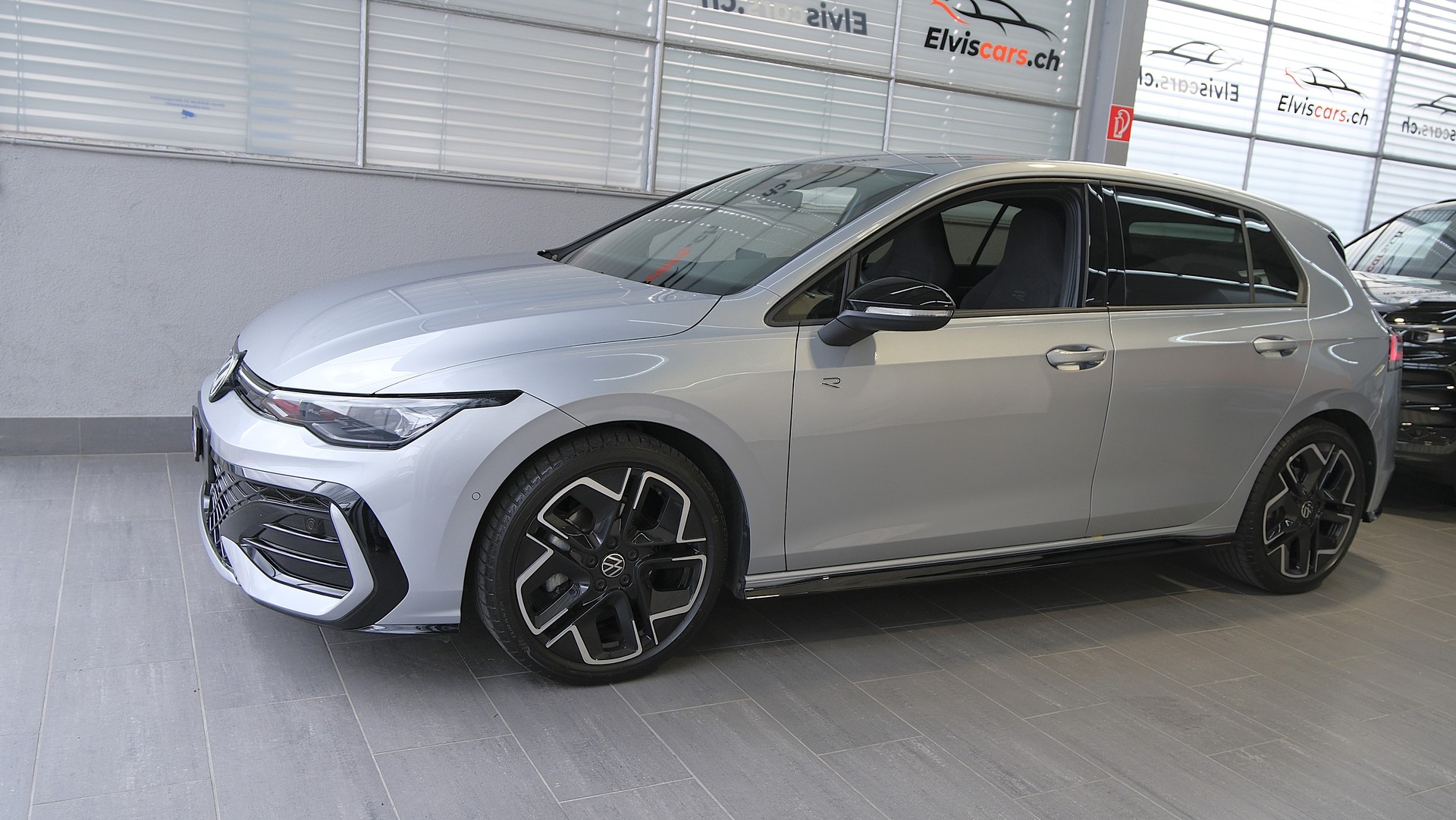 VW Golf 1.5 e TSI mHEV R-Line DSG-image-8