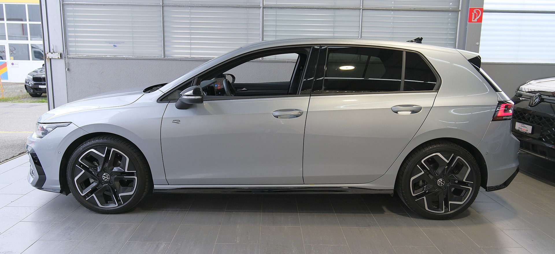 VW Golf 1.5 e TSI mHEV R-Line DSG-image-9