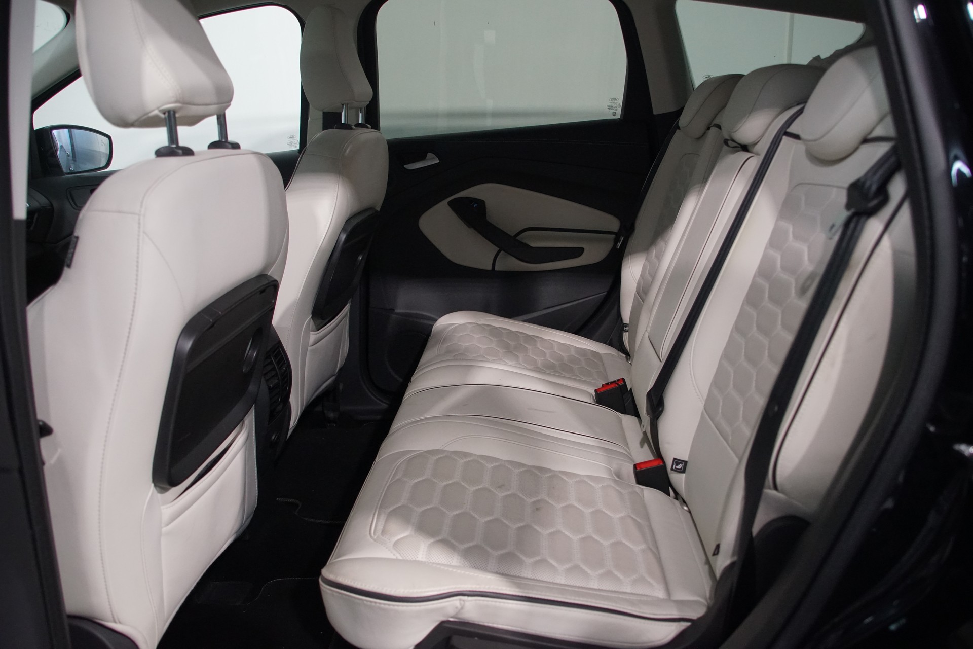 FORD Kuga 2.0 TDCi Vignale 4WD PowerShift-image-14