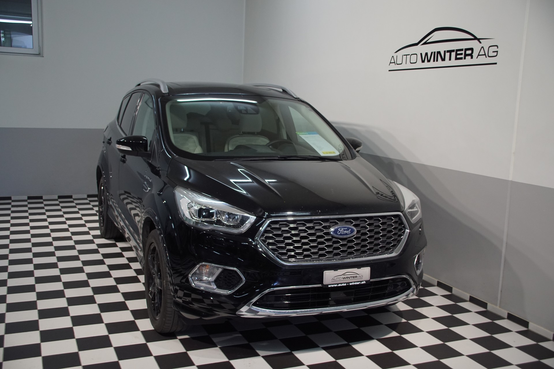 FORD Kuga 2.0 TDCi Vignale 4WD PowerShift-showroom-element-3