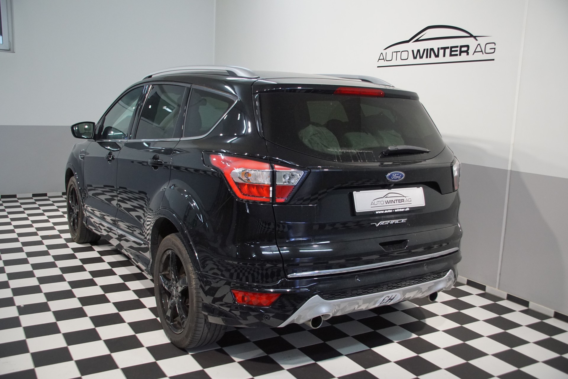 FORD Kuga 2.0 TDCi Vignale 4WD PowerShift-image-8