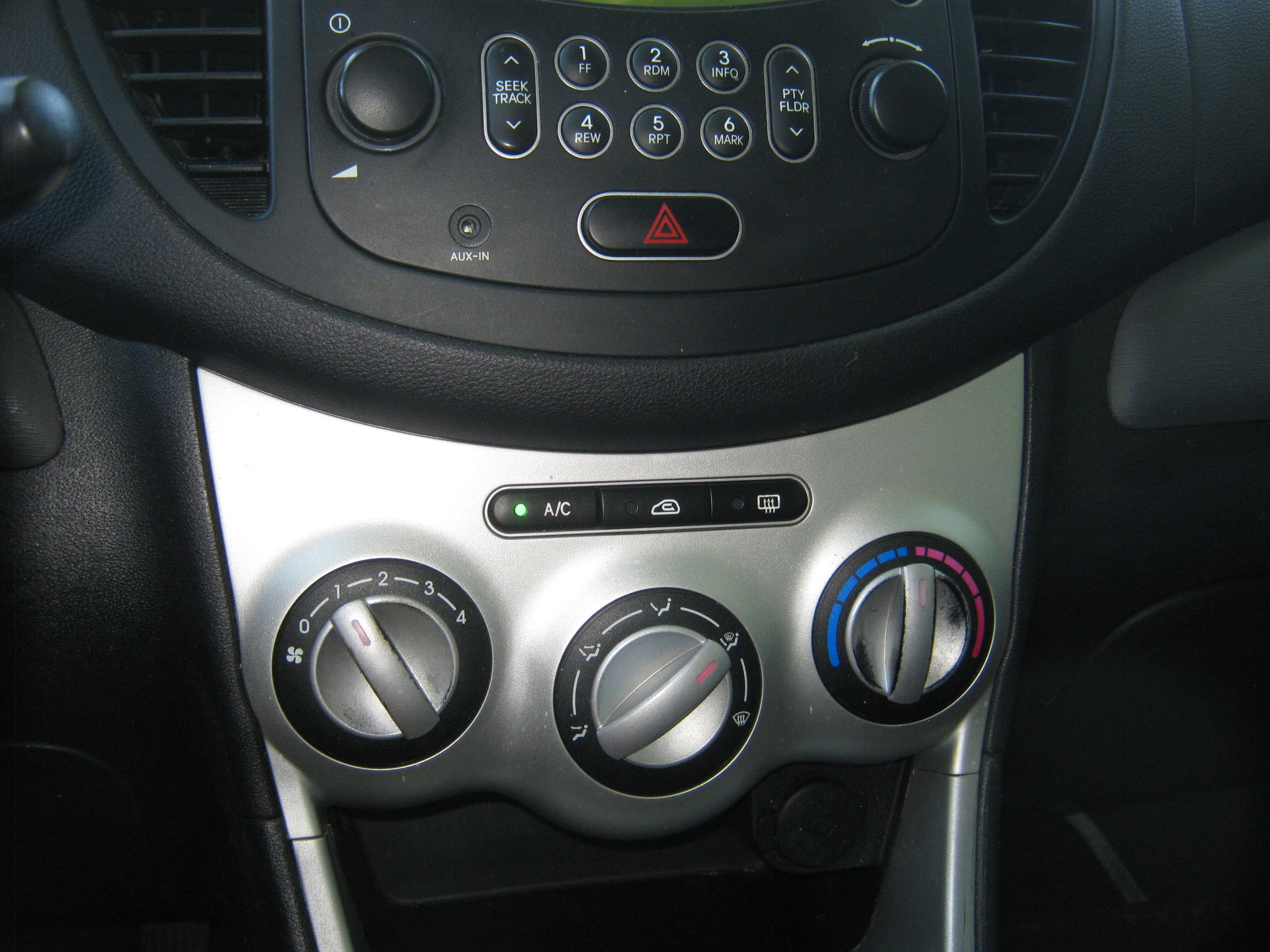 HYUNDAI i10 1.2 Style-image-6