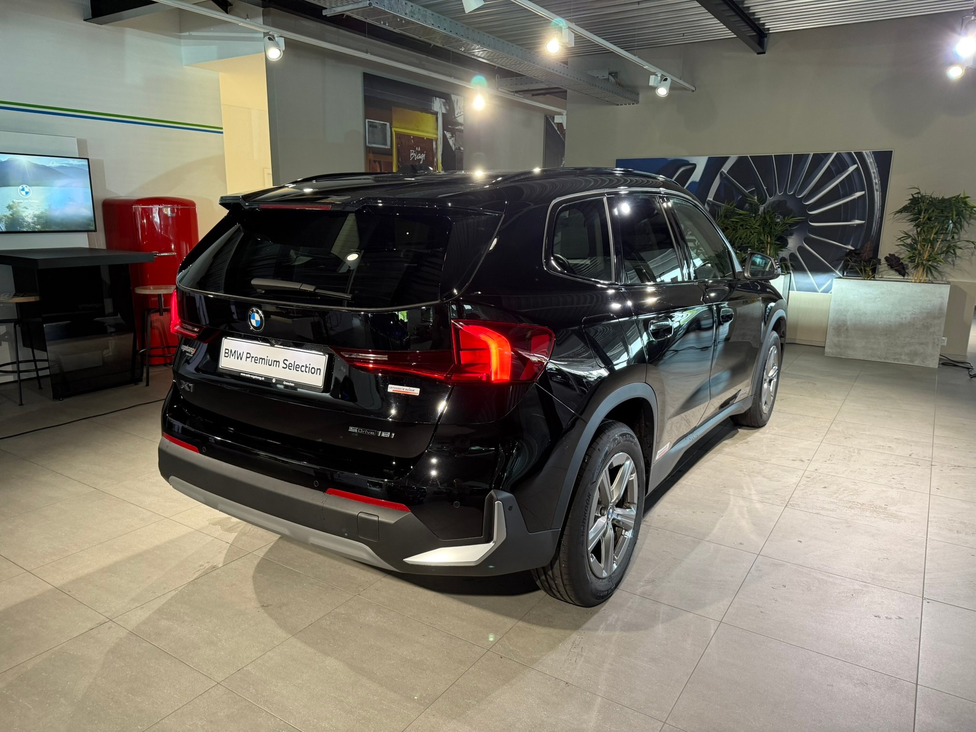 BMW X1 sDrive 18i-image-4