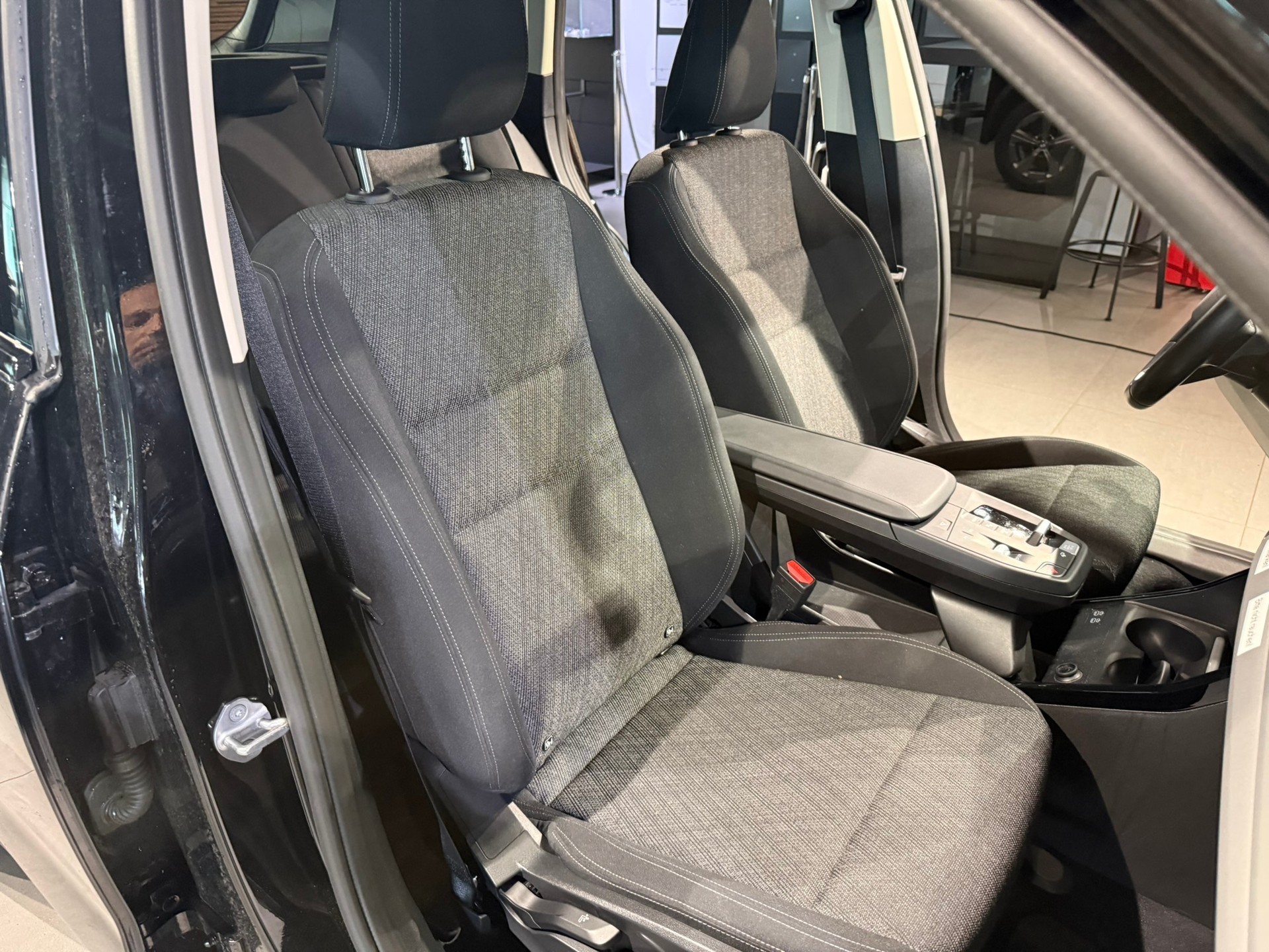 BMW X1 sDrive 18i-image-12