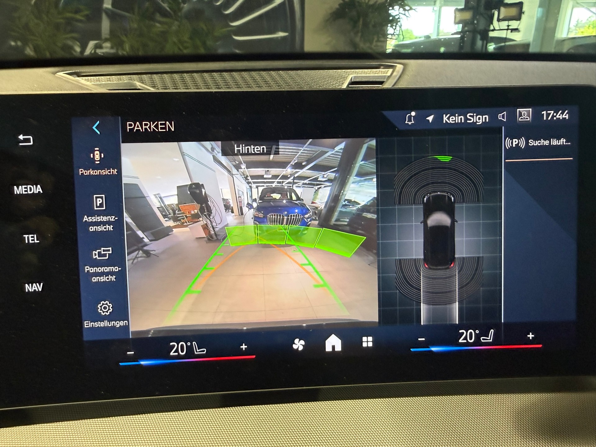 BMW X1 sDrive 18i-image-21