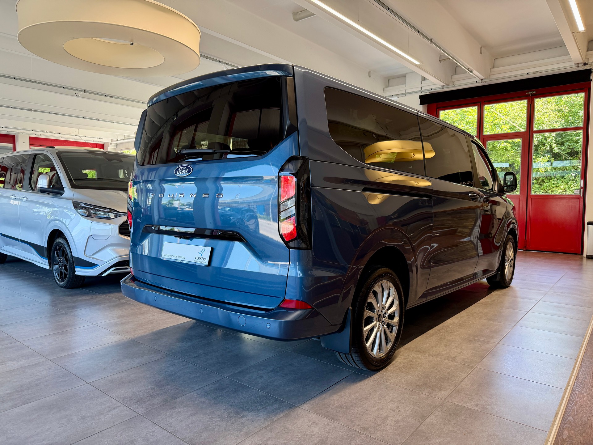FORD Tourneo Bus 320 L2H1 Titanium Automat-image-5