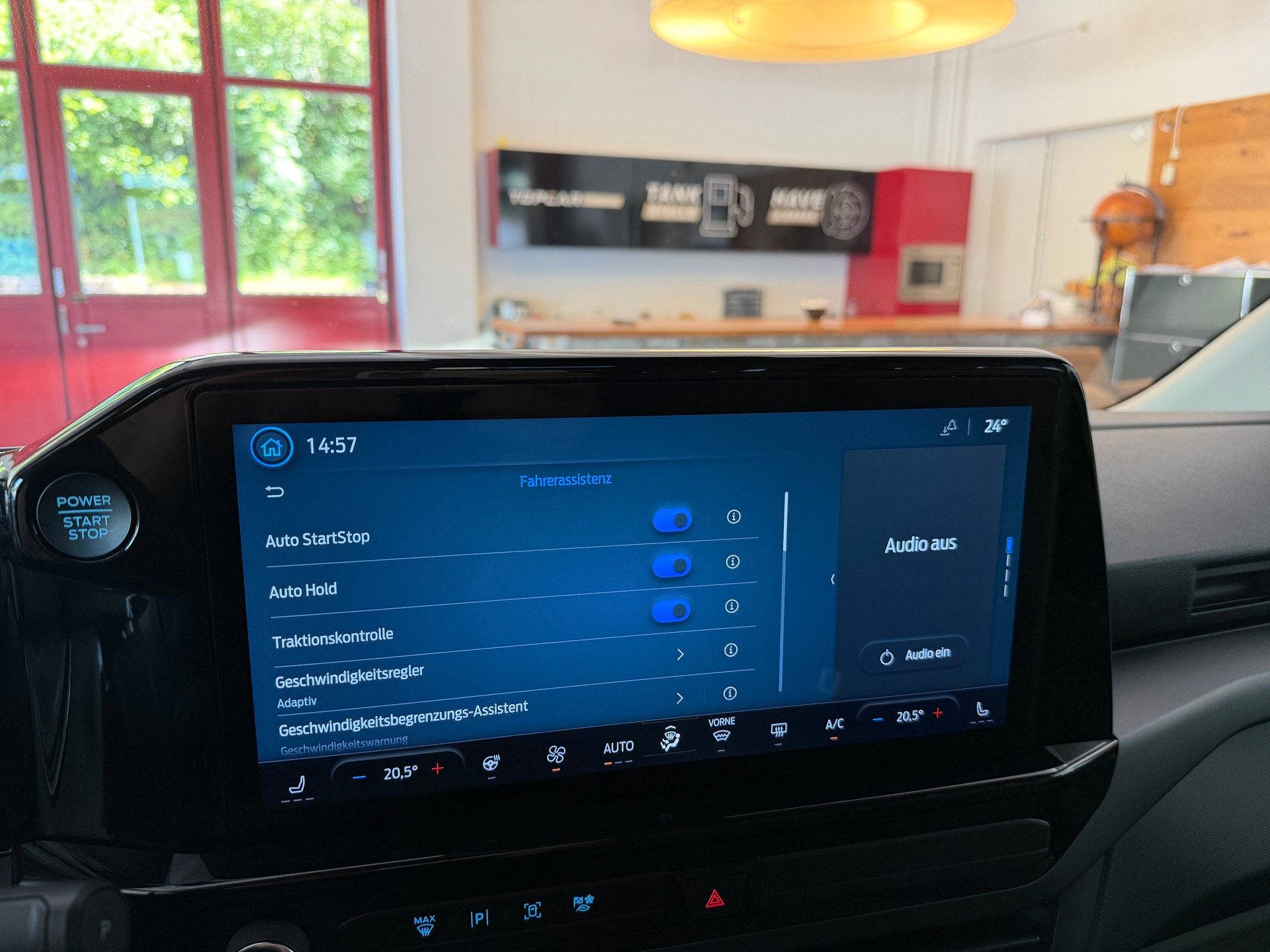 FORD Tourneo Bus 320 L2H1 Titanium Automat-image-24