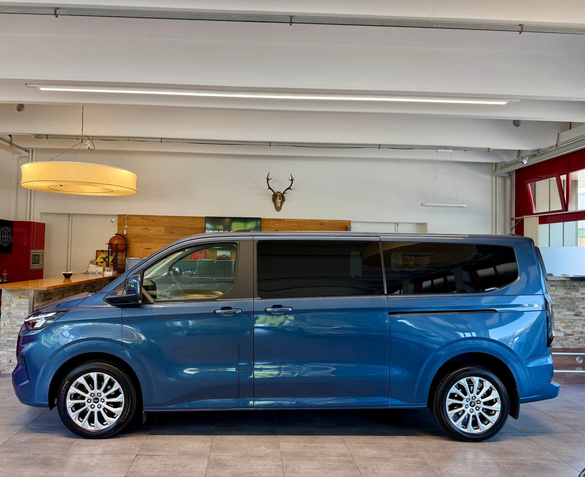 FORD Tourneo Bus 320 L2H1 Titanium Automat-showroom-element-2