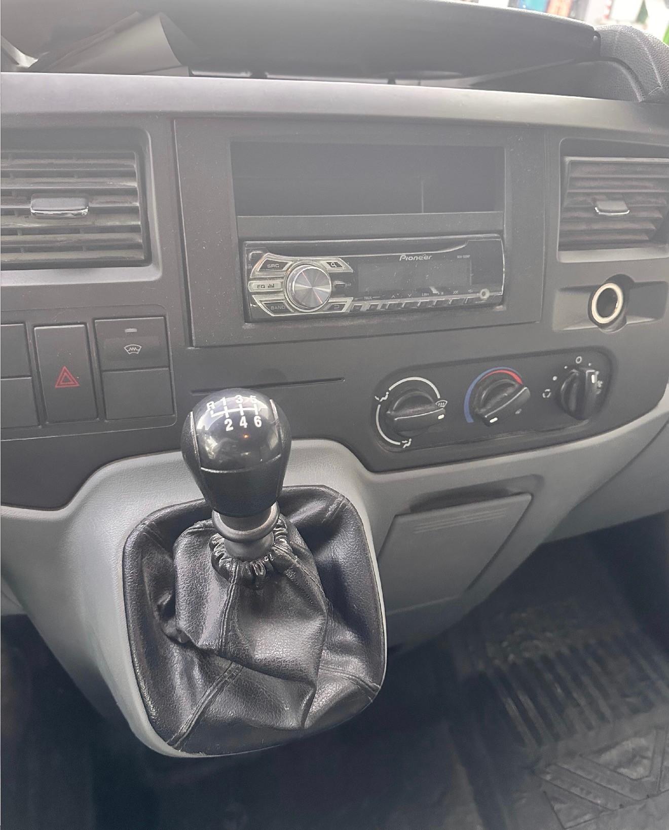 FORD Transit 300M TDCi-image-11