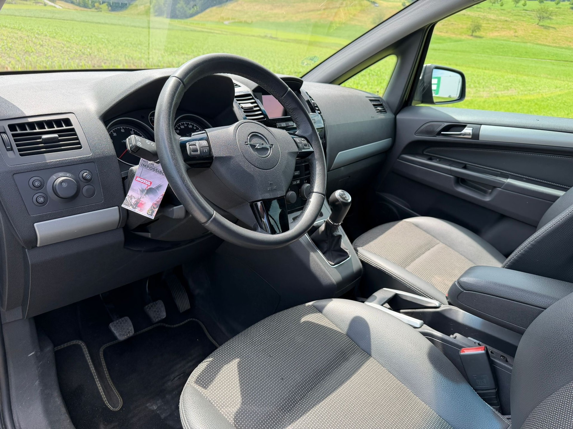 OPEL Zafira 2.2i 16V Anniversary Edition-image-7