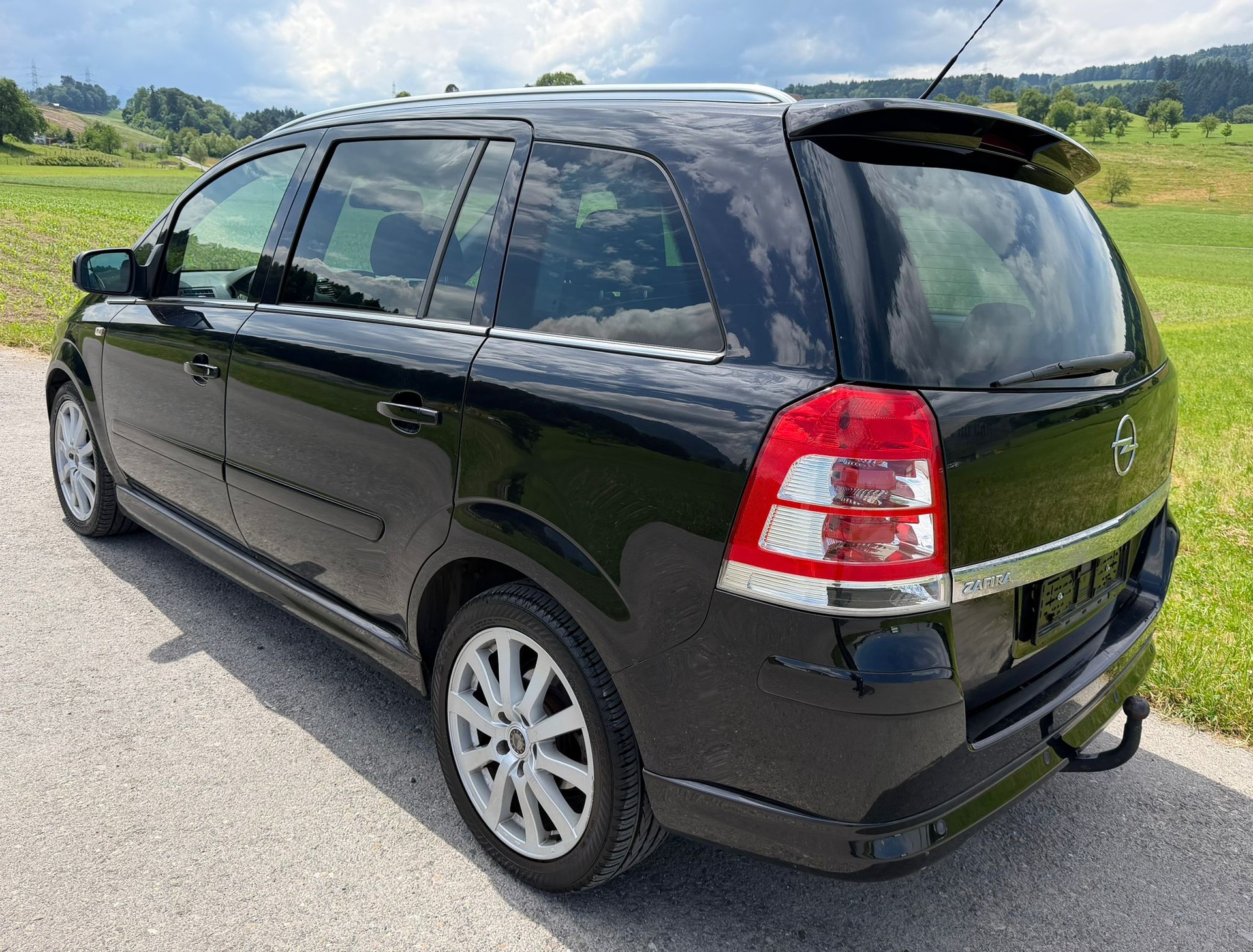 OPEL Zafira 2.2i 16V Anniversary Edition-image-3